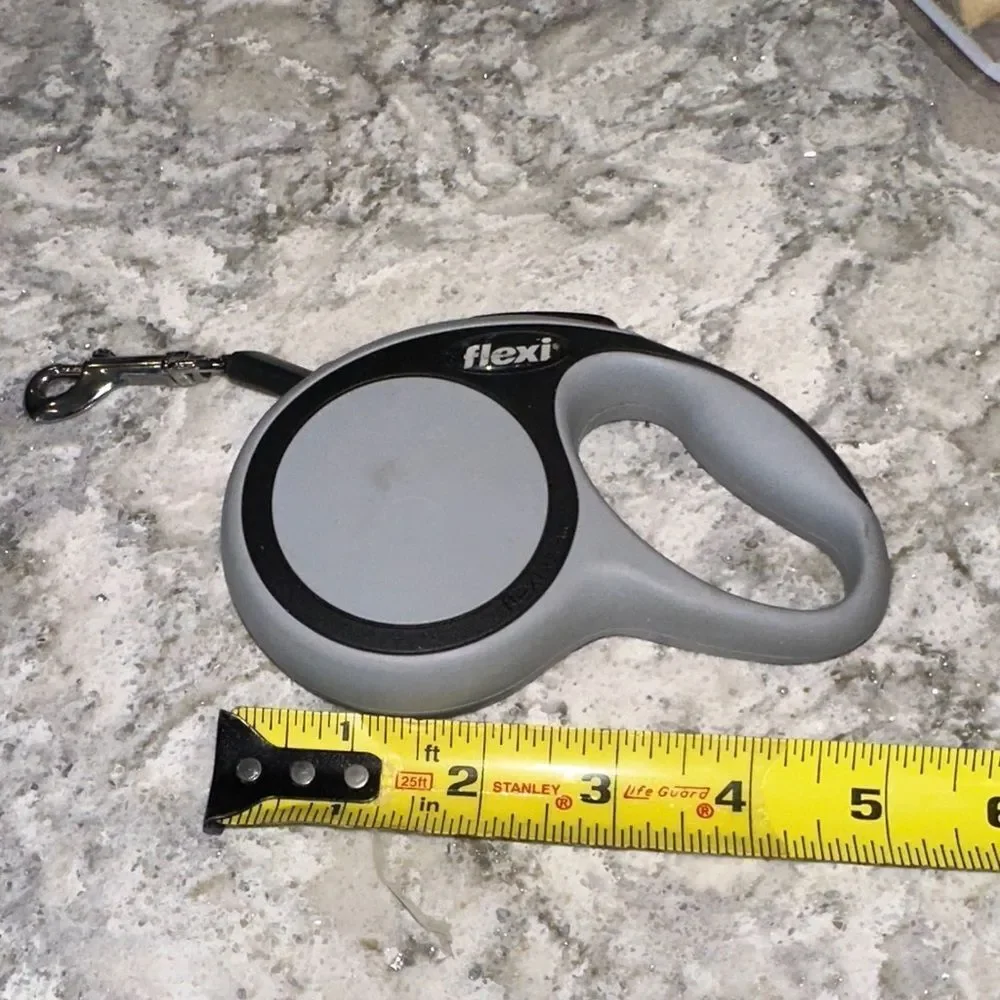 ⚫ Flexi Retractable Dog Leash – Gray/Black, Small Dogs up to 26 lbs